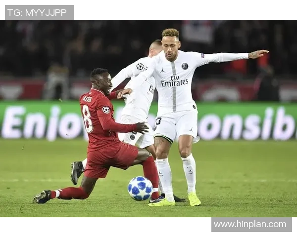 如何在PS4实况足球2019中通过转会市场购买球星提升球队实力