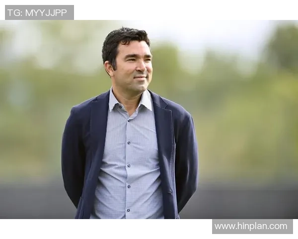 曾经穿过33号球衣的足球巨星们:他们的传奇与辉煌瞬间回顾 曾经穿过33号球衣的足球巨星们:他们的传奇与辉煌瞬间回顾