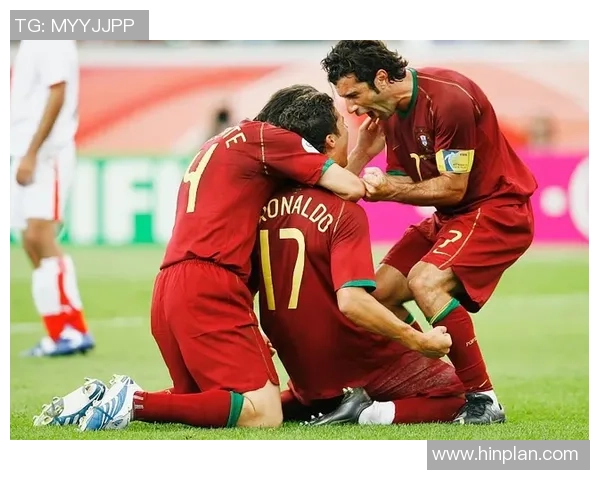 足球传奇的最后一舞：球星退役背后的情感旋律与荣耀岁月