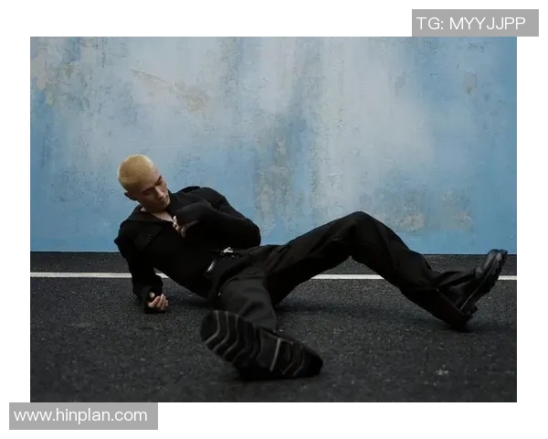 足球明星闪耀红毯盛典 展现魅力与风采的精彩时刻