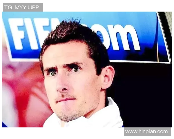 足球球星假发风潮揭秘从头到脚的造型变化与球场内外的形象塑造